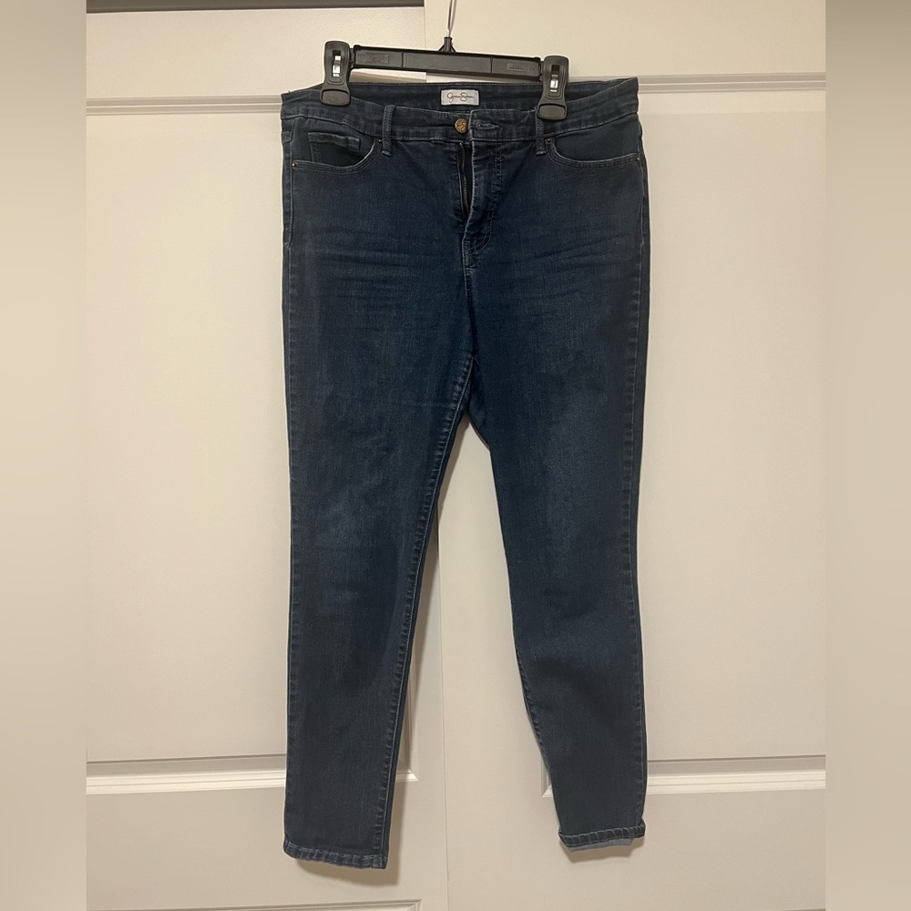 Jessica’s Simpson skinny cut jean petite length